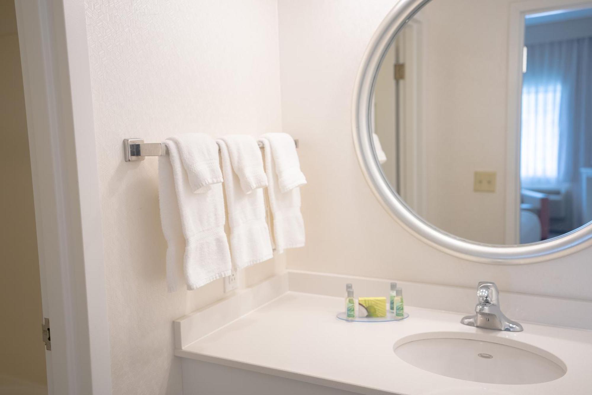 Cedar Point Hotel Breakers Сандаски Номер фото