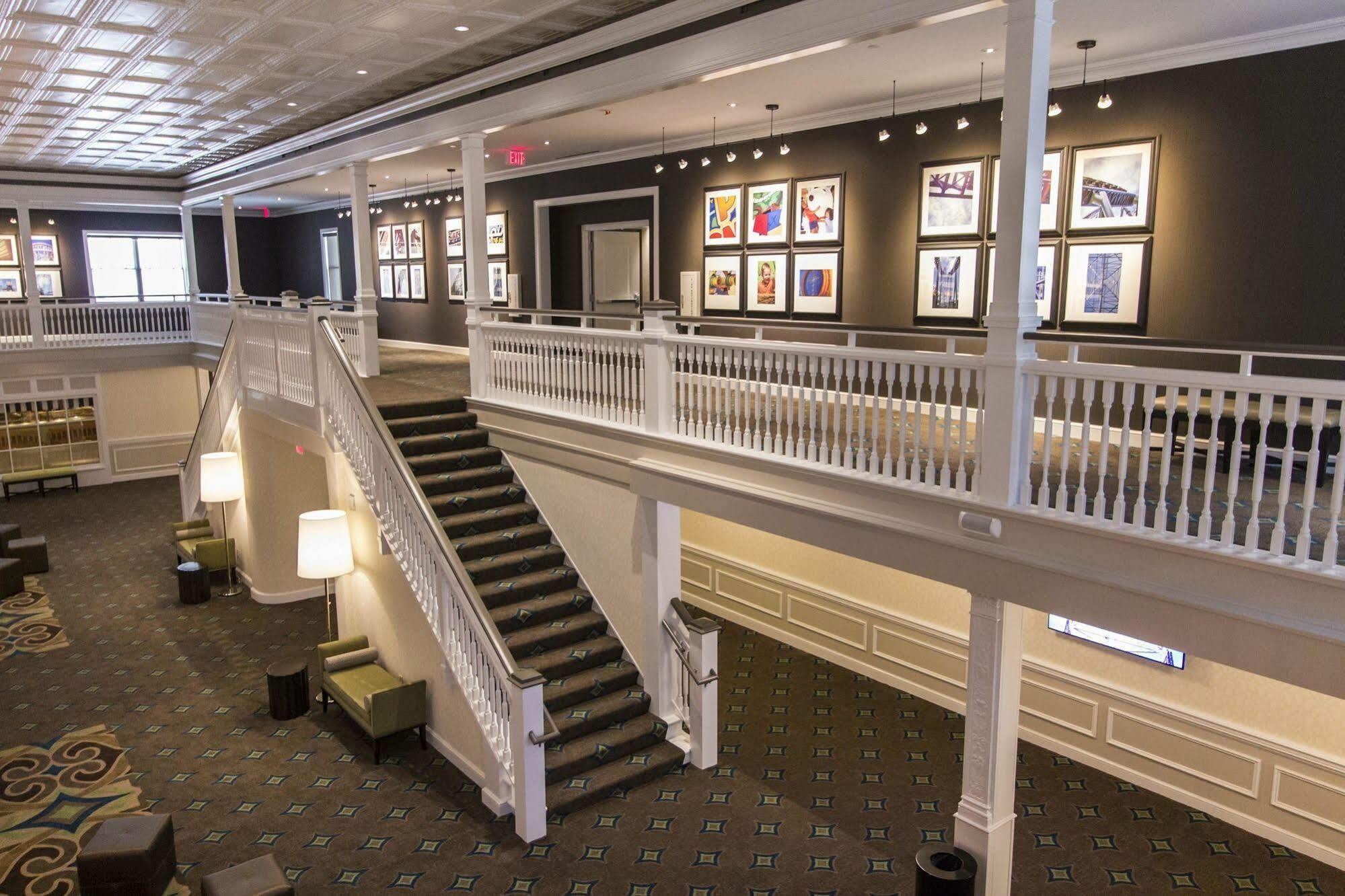 Cedar Point Hotel Breakers Сандаски Экстерьер фото